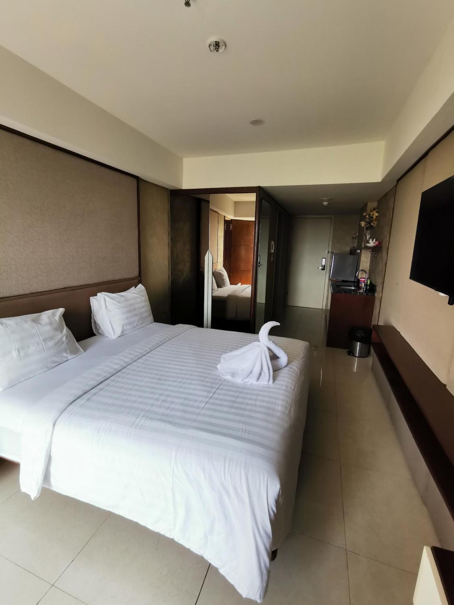Apartment Warhol Simpang Lima