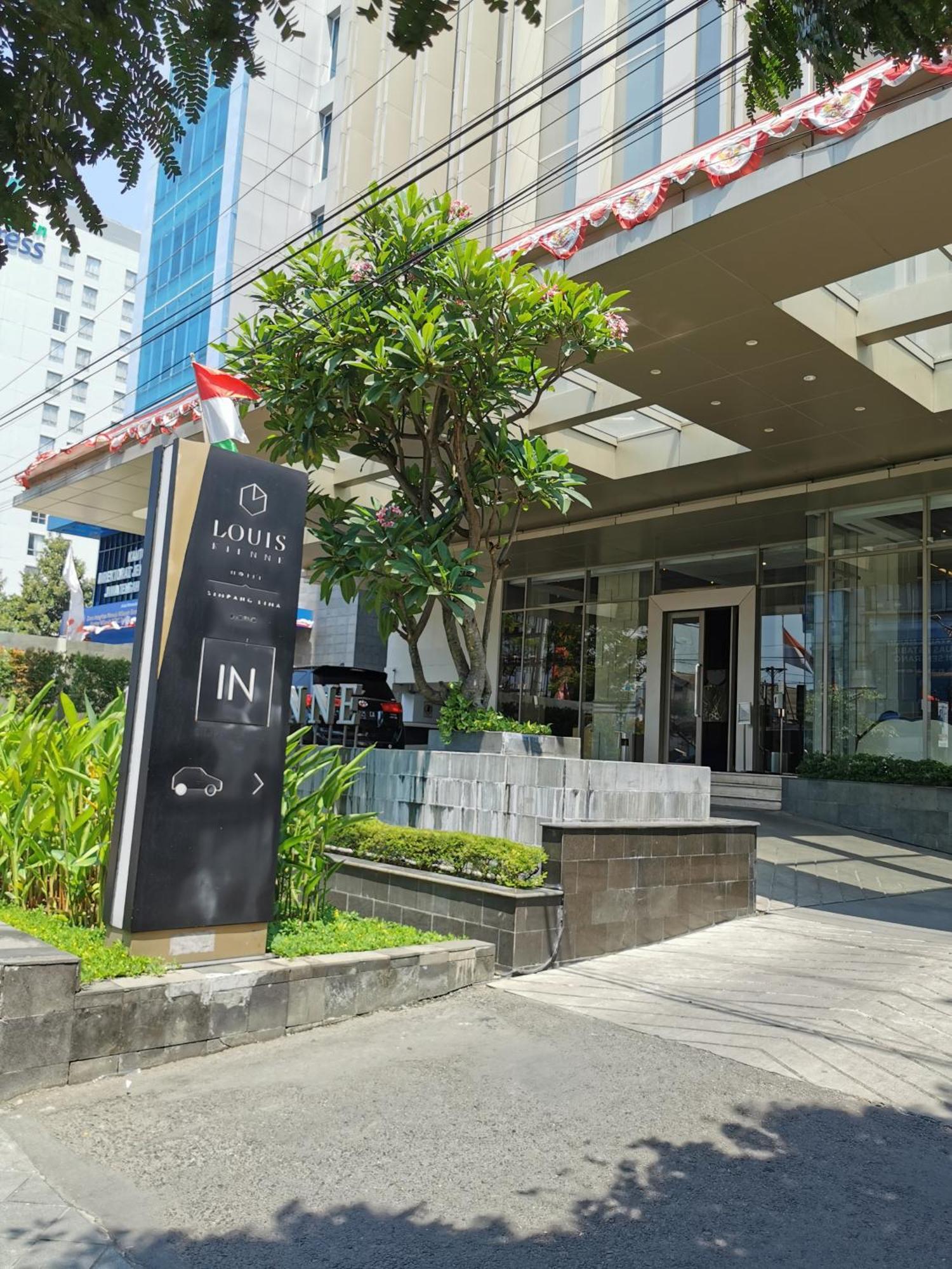 Warhol Simpang Lima Apartment Semarang